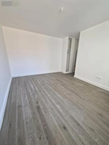 Location - Appartement Lille 59000 4 pièces 99 m 2
