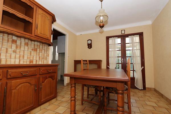 Maison familiale avec jardin et grand garage - Proche de tous les commerces