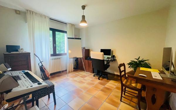 Maison à vendre    6 pièces • 167,06 m2 Dax