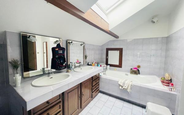 Maison à vendre    6 pièces • 167,06 m2 Dax