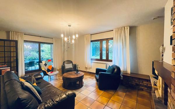 Maison à vendre    6 pièces • 167,06 m2 Dax