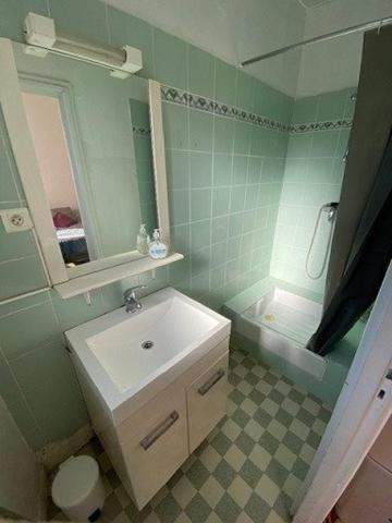 Maison de village 121 m² rénovée 4 chambres dont 1 au rez de chaussée et 3 salles d'eau