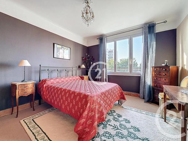 Appartement F4 à vendre  6 pièces - 113,35 m2 MONTREUIL - 93