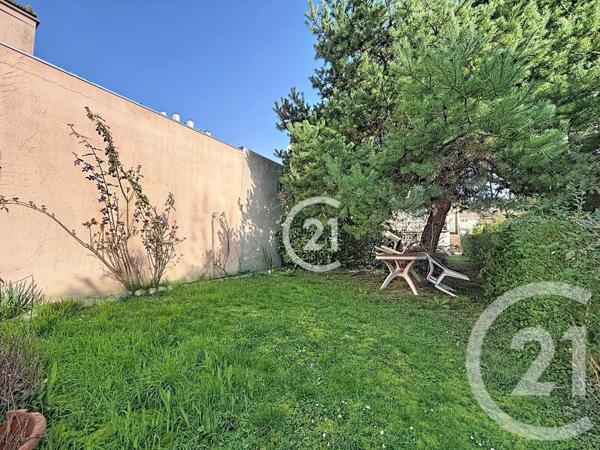 Appartement F4 à vendre  6 pièces - 113,35 m2 MONTREUIL - 93