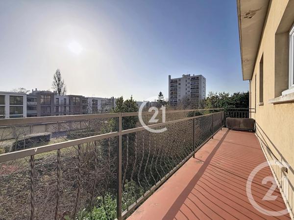 Appartement F4 à vendre  6 pièces - 113,35 m2 MONTREUIL - 93