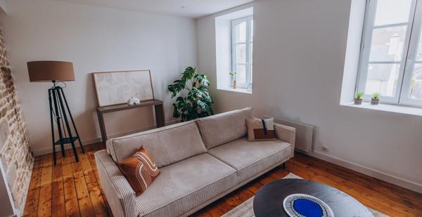 L'ADRESSE EXCEPTIONNELLE D'UN APPARTEMENT DE CHARME. - L'agence Immobilier & Associés