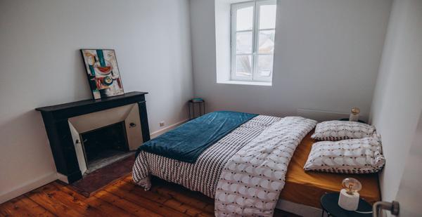 L'ADRESSE EXCEPTIONNELLE D'UN APPARTEMENT DE CHARME. - L'agence Immobilier & Associés