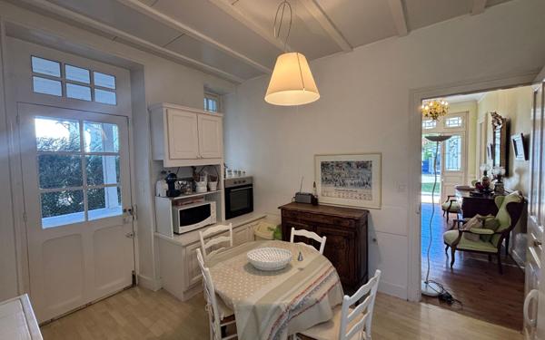 Maison à vendre    8 pièces • 231 m2 Pau