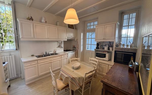 Maison à vendre    8 pièces • 231 m2 Pau