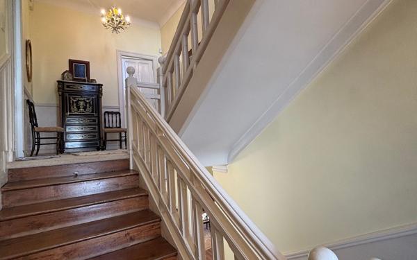 Maison à vendre    8 pièces • 231 m2 Pau