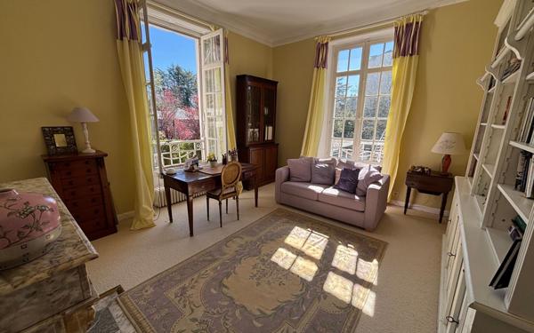 Maison à vendre    8 pièces • 231 m2 Pau