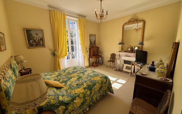 Maison à vendre    8 pièces • 231 m2 Pau