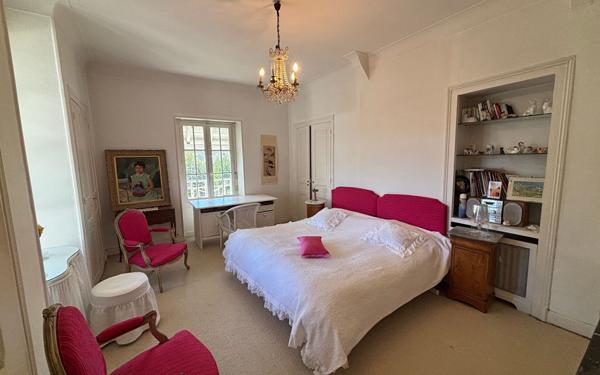 Maison à vendre    8 pièces • 231 m2 Pau