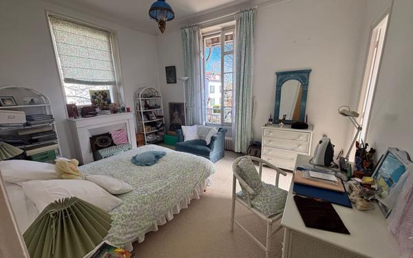 Maison à vendre    8 pièces • 231 m2 Pau