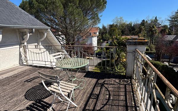 Maison à vendre    8 pièces • 231 m2 Pau
