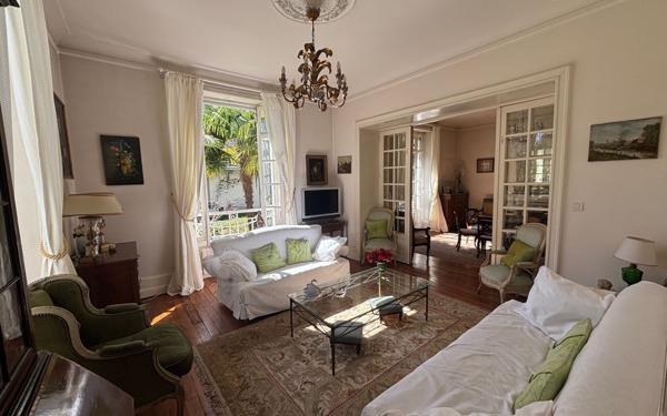 Maison à vendre    8 pièces • 231 m2 Pau
