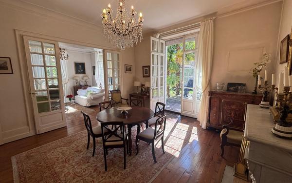 Maison à vendre    8 pièces • 231 m2 Pau