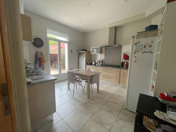 Maison Rochefort 150 m², 4 chambres, bureau, garage