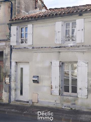 Vente maison en pierre Jarnac, 85m² 4 pièces 141 750€ Charente