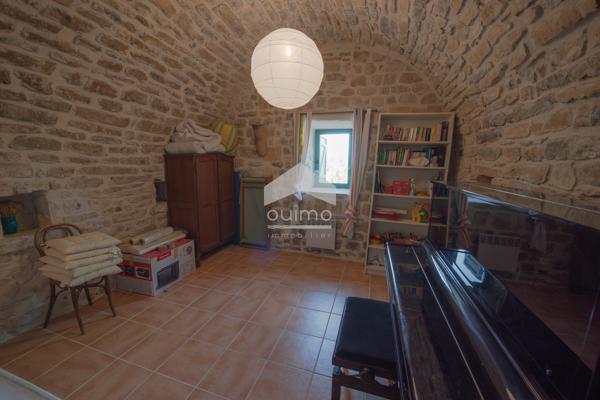 Maison en pierre de 6 pièces avec jardin et vue dégagée – Grospierres