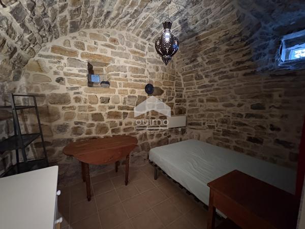 Maison en pierre de 6 pièces avec jardin et vue dégagée – Grospierres