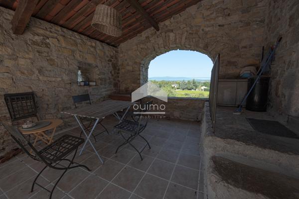 Maison en pierre de 6 pièces avec jardin et vue dégagée – Grospierres