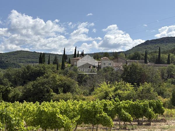 Maison en pierre de 6 pièces avec jardin et vue dégagée – Grospierres