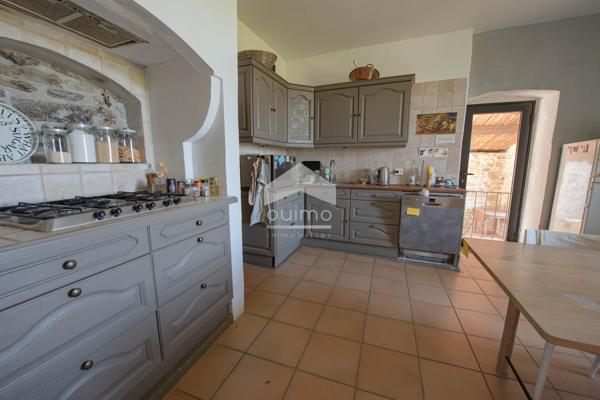 Maison en pierre de 6 pièces avec jardin et vue dégagée – Grospierres