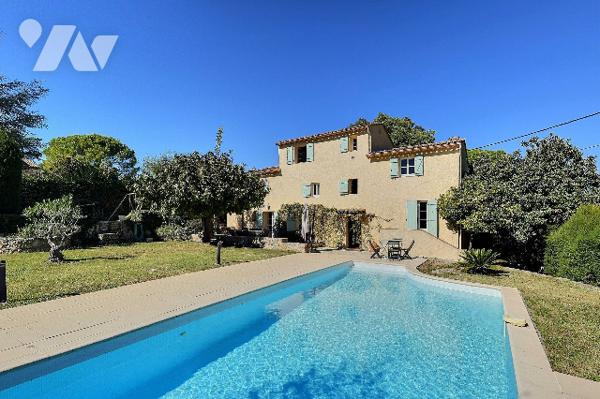 GRASSE - Les Roumiguieres - Élégant Mas Provençal à rafraîchir d'environ 200 m² habitables