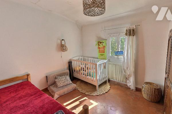 GRASSE - Les Roumiguieres - Élégant Mas Provençal à rafraîchir d'environ 200 m² habitables