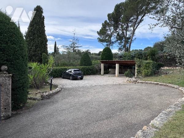GRASSE - Les Roumiguieres - Élégant Mas Provençal à rafraîchir d'environ 200 m² habitables