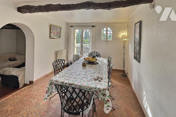 GRASSE - Les Roumiguieres - Élégant Mas Provençal à rafraîchir d'environ 200 m² habitables