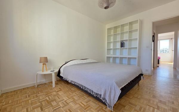 Appartement à vendre    3 pièces • 75,90 m2 Vanves