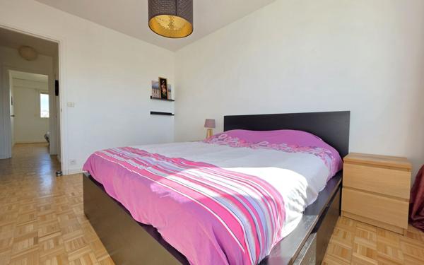 Appartement à vendre    3 pièces • 75,90 m2 Vanves