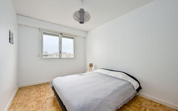 Appartement à vendre    3 pièces • 75,90 m2 Vanves