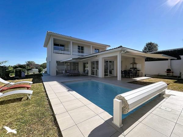 Maison à vendre 535 500 € Sainte-Eulalie 6 p 157 m² DPE C