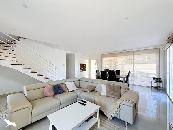 Maison à vendre 535 500 € Sainte-Eulalie 6 p 157 m² DPE C