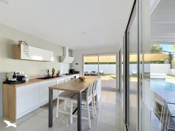 Maison à vendre 535 500 € Sainte-Eulalie 6 p 157 m² DPE C