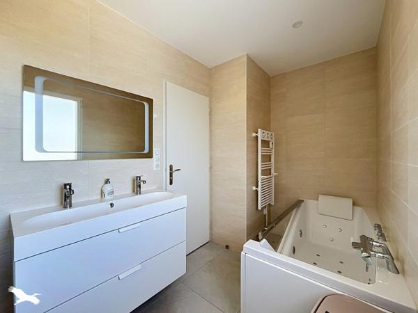 Maison à vendre 535 500 € Sainte-Eulalie 6 p 157 m² DPE C