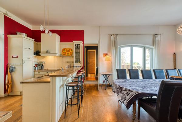 VILLA DE CARACTÈRE AVEC VUE MER EXCEPTIONNELLE ET ESPACE BIEN-ÊTRE A PORT DES BARQUES