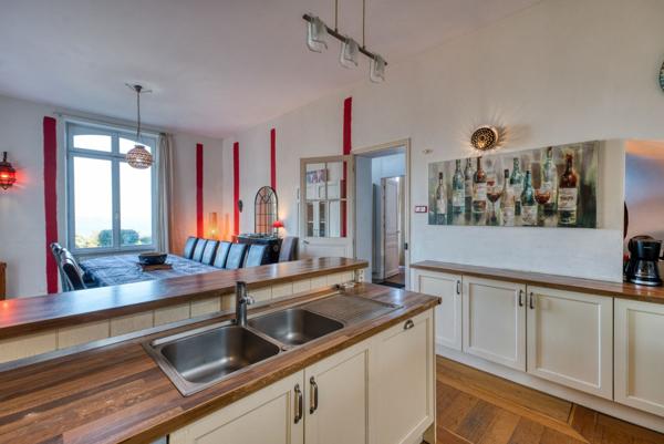VILLA DE CARACTÈRE AVEC VUE MER EXCEPTIONNELLE ET ESPACE BIEN-ÊTRE A PORT DES BARQUES