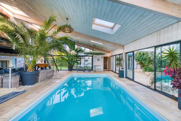 VILLA DE CARACTÈRE AVEC VUE MER EXCEPTIONNELLE ET ESPACE BIEN-ÊTRE A PORT DES BARQUES