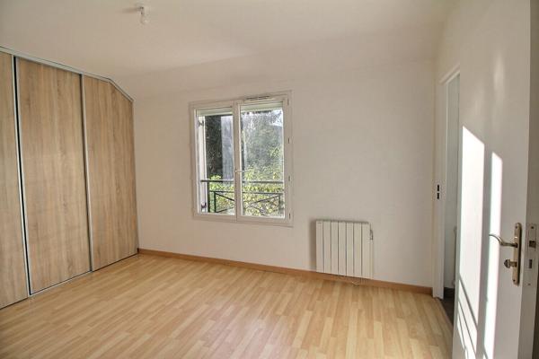 Maison Massy en copropriété 100 m² avec cave et deux parkings couverts