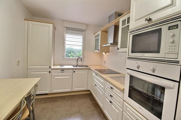 Maison Massy en copropriété 100 m² avec cave et deux parkings couverts