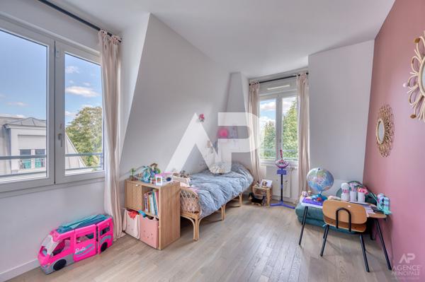 Appartement Rueil Malmaison 4 pièce(s) 85.2 m2 €685 000 ** - Référence 19419