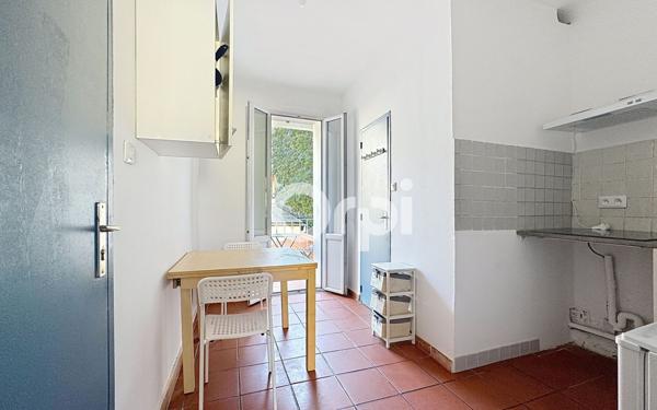 Appartement à vendre    1 pièce •  Toulon