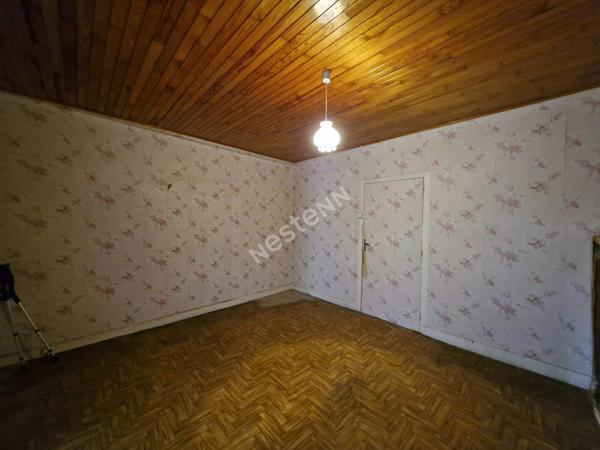 Maison en pierres située au coeur de Cousance, à proximité de toutes les commodités