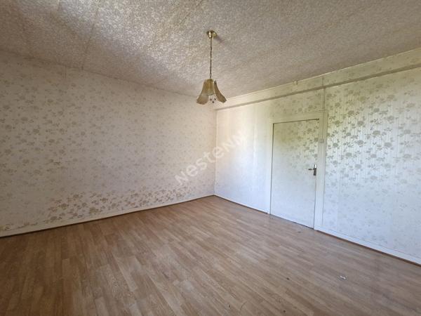 Maison en pierres située au coeur de Cousance, à proximité de toutes les commodités