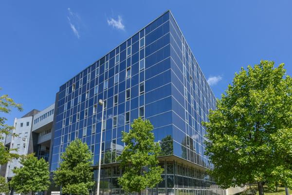 Bureaux à la location à Cergy dans immeuble rénové proche commerces