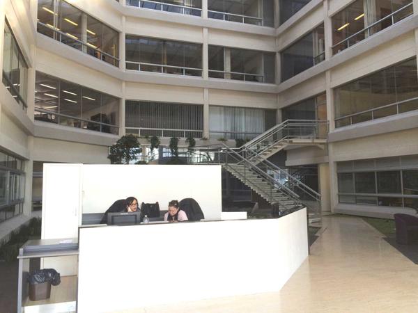 Bureaux à la location à Cergy dans immeuble rénové proche commerces